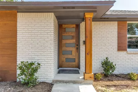 8426 Bocowood Dr, Dallas, TX 75228