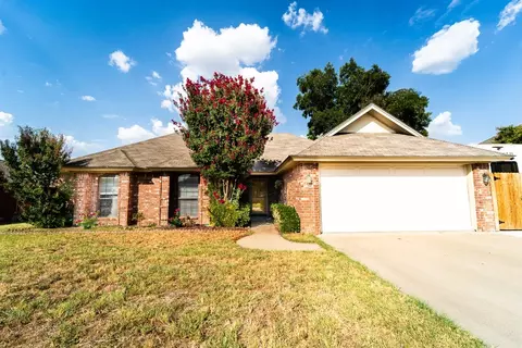 1455 Oakwood Dr, Stephenville, TX 76401