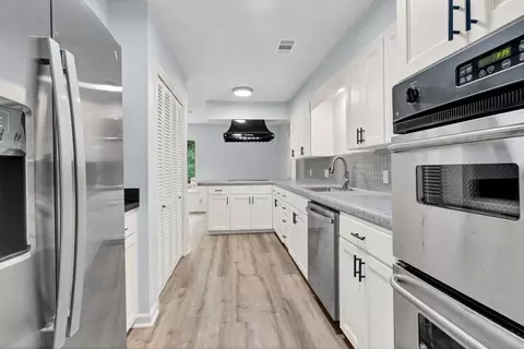 14 Shadowood Ln, Gainesville, TX 76240