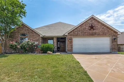 304 Lockwood Ln, Weatherford, TX 76087