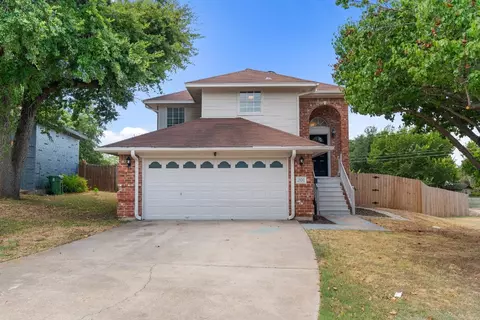 200 E Cheryl Ave, Bedford, TX 76022
