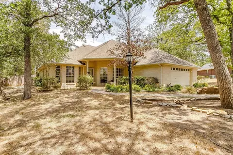 1221 Timber Creek Dr, Weatherford, TX 76086