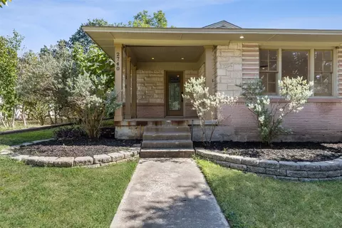 2740 W 10th St, Dallas, TX 75211