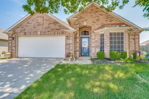 8133 La Frontera Trl, Arlington, TX 76002