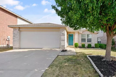 4004 Country Ln, Fort Worth, TX 76123