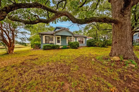 1930 S Austin Ave, Denison, TX 75020