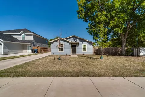 1619 Daniel Dr, Fort Worth, TX 76104