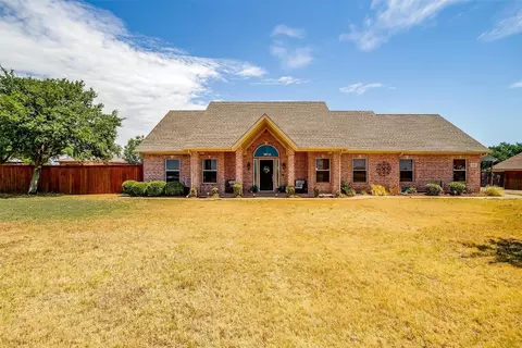 2509 Lakeshore Dr, Cleburne, TX 76033