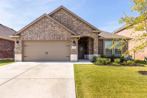 11004 Canyon Mine Dr, Aubrey, TX 76227