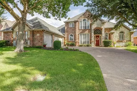 869 Thomas Crossing Dr, Burleson, TX 76028