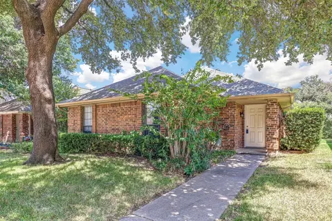 2119 Falcon Ridge Dr, Carrollton, TX 75010