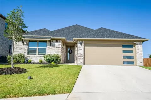 104 Camp Fire Dr, Waxahachie, TX 75165