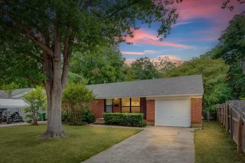 1806 Oak Tree Ln, Arlington, TX 76013