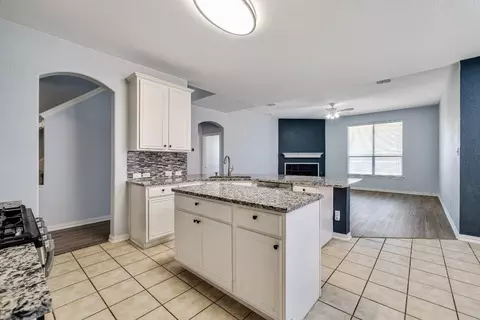 312 Brasher Ln, Euless, TX 76040 photo 14