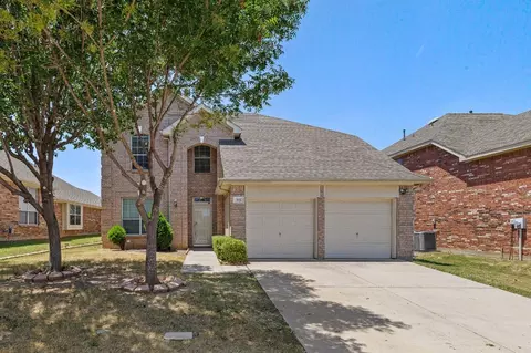 312 Brasher Ln, Euless, TX 76040