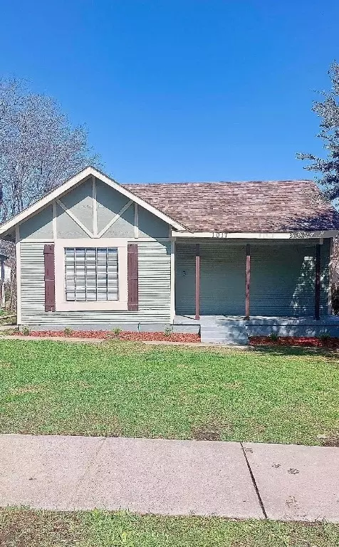 1017 Glen Garden Dr, Fort Worth, TX 76104