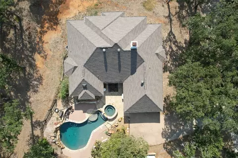 819 Pioneer Cir E, Argyle, TX 76226 photo 2