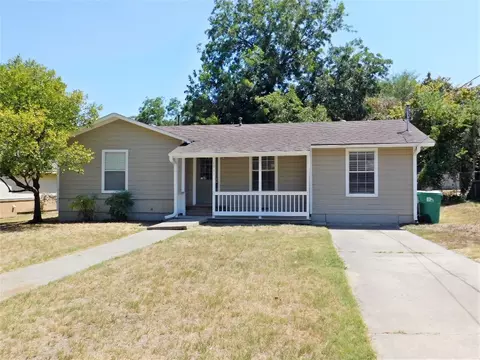 1511 Oakwood Dr, Denton, TX 76205