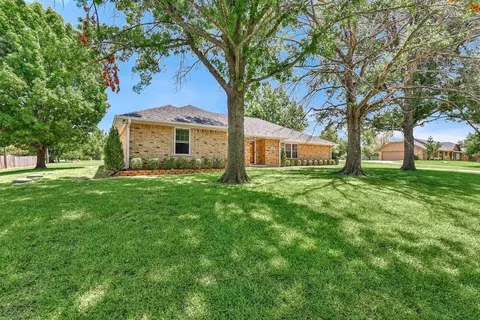1915 Carriage Estates Rd, Sherman, TX 75092