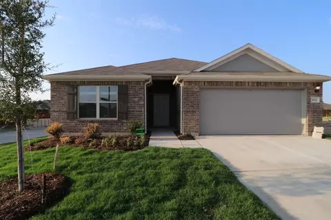 8924 Flying Eagle Ln, Fort Worth, TX 76131