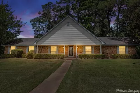 6728 Towering Oaks Dr, Shreveport, LA 71119