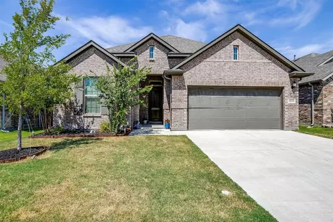 10333 Lakemont Dr, Fort Worth, TX 76131