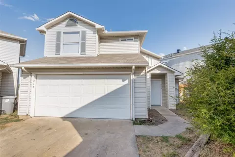 815 Isla Verde Plz, Dallas, TX 75211