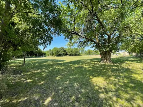 4208 N Travis St, Sherman, TX 75092