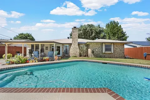 2325 Lancaster Dr, Grand Prairie, TX 75052