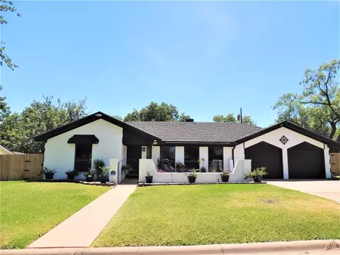 2709 Arrowhead Dr, Abilene, TX 79606