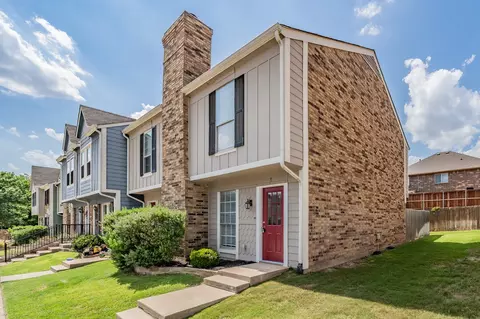 8 Abbey Rd, Euless, TX 76039 photo 2