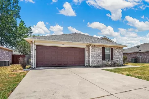 525 Bailey St, Saginaw, TX 76179