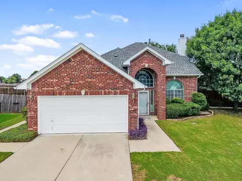 2210 Kingsley Dr, Mansfield, TX 76063