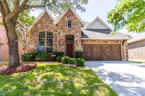 1705 Lakeshore Dr, Euless, TX 76039