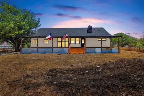 8828 Skyline Dr, Joshua, TX 76058