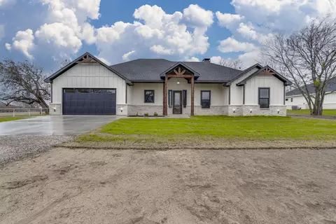 268 Stacks Rd, Ennis, TX 75119