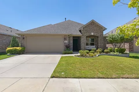 1608 Meadow Trail Ln, Aubrey, TX 76227