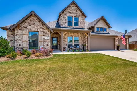 611 Woodridge Dr, Oak Point, TX 75068