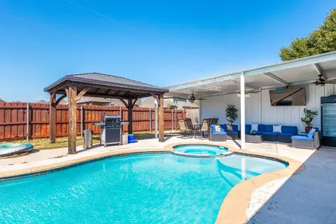 2605 Clark Dr, Corinth, TX 76210