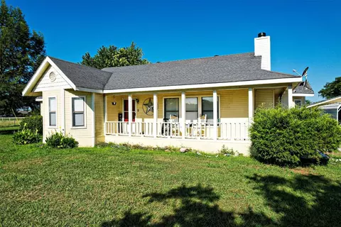 2381 Eastline Rd, Bells, TX 75414
