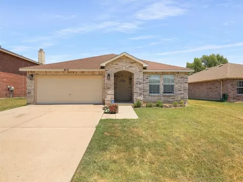8117 Stowe Springs Ln, Arlington, TX 76002