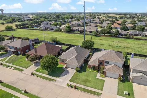 309 Autumn Breeze Dr, Wylie, TX 75098