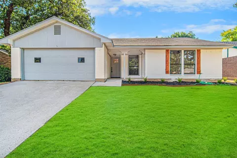 5807 Teal Ridge Dr, Arlington, TX 76017