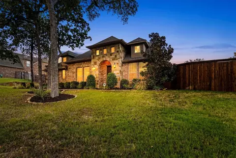 908 Crown Ct, Burleson, TX 76028