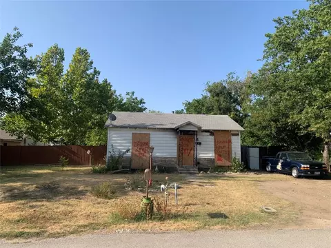 5805 Graham St, Sansom Park, TX 76114