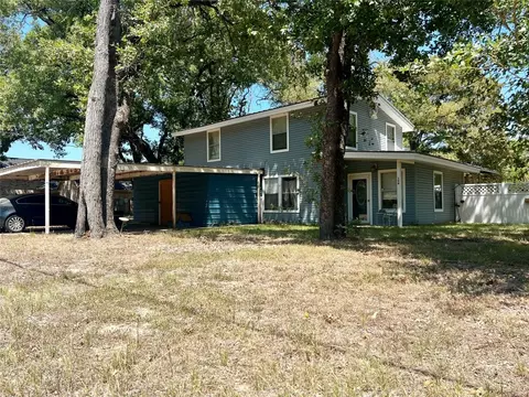 104 Shady Shores Dr, Mabank, TX 75156