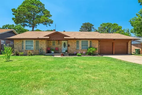 1028 Woodland Dr, Arlington, TX 76012