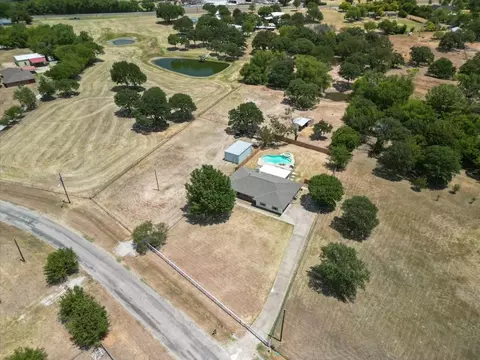 1584 Arvel Cir, Azle, TX 76020