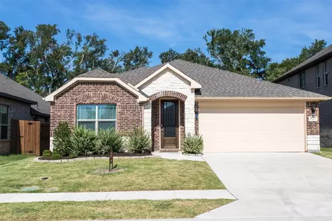 527 Svenson Ln, Lavon, TX 75166