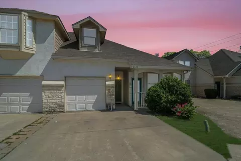 2125 Harbor Way, Arlington, TX 76006